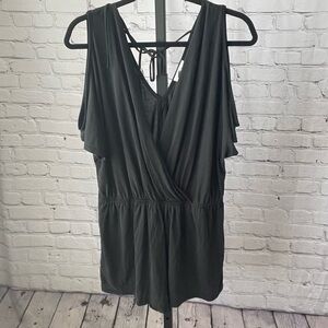 Sun & Shadow Charcoal Grey Shorts Romper Size XL Dark charcoal grey